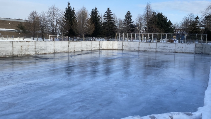 Offre d'emploi - Préposé(e)s à la patinoire extérieure