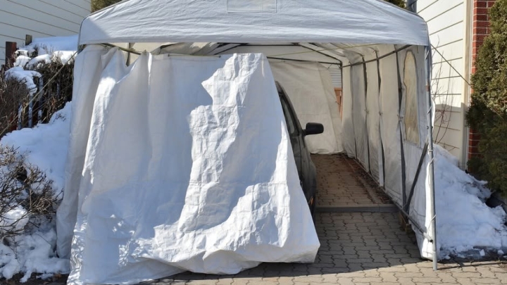 Installation des abris d'auto temporaires dès le 15 octobre