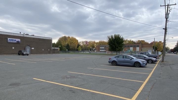 Espaces de stationnement en location