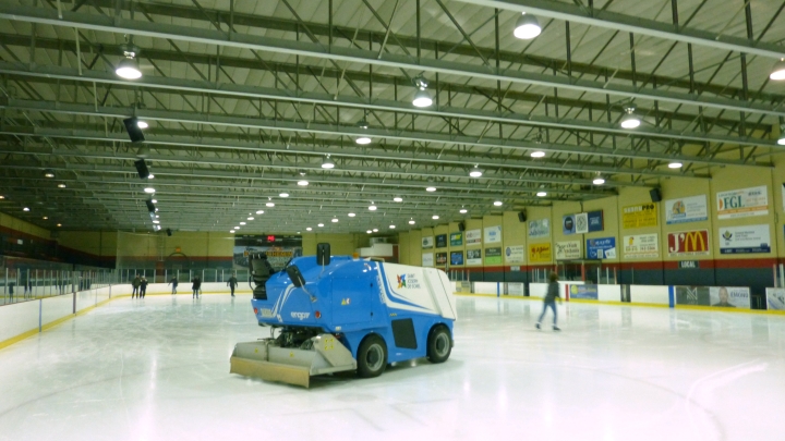 Offre d'emploi - Opérateur(trice) de surfaceuse à glace