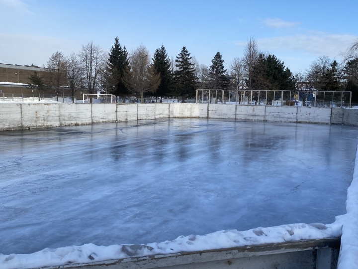 Offre d'emploi - Préposé(e)s à la patinoire extérieure