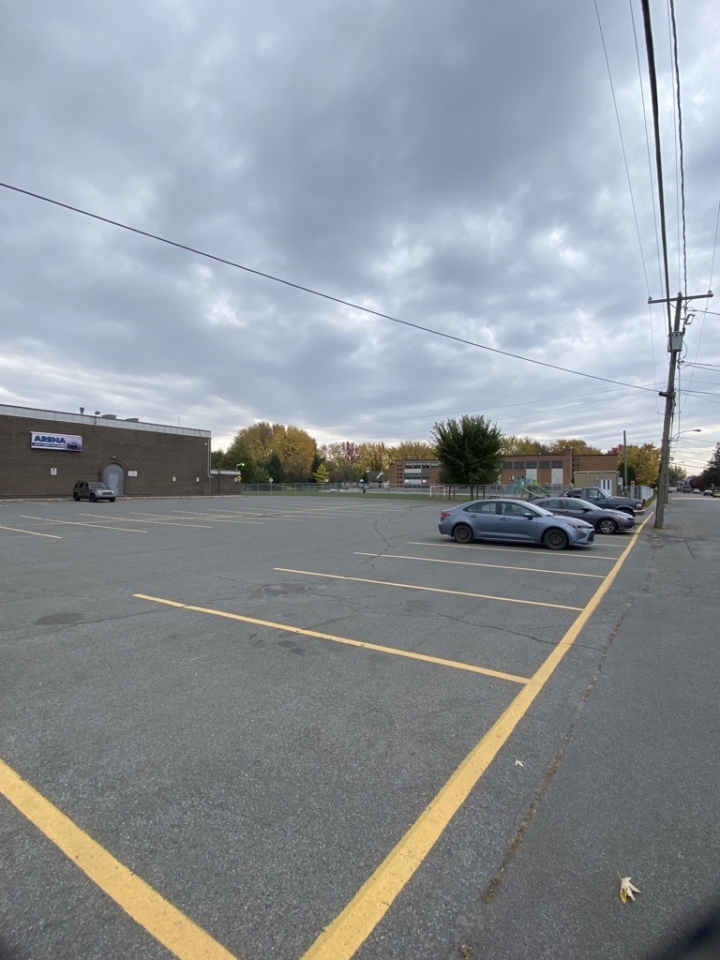 Espaces de stationnement en location